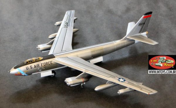 B-47 B/E Stratojet 1/144 Academy 3