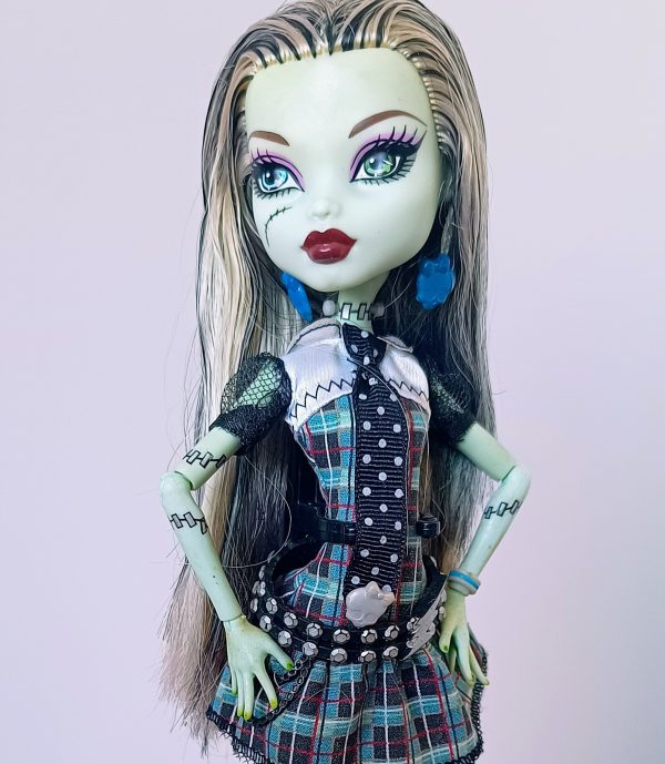 Boneca Monster High Frankie Stein Básica 1