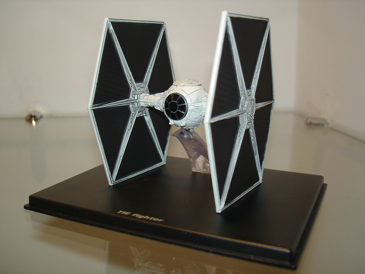 Star Wars Tie Fighter Die Cast (DEA) 2 Star Wars Tie Fighter Die Cast (DEA) - Imagem 2