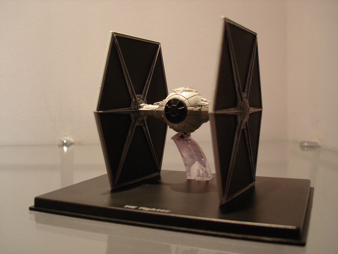 Star Wars Tie Fighter Die Cast (DEA) 4 Star Wars Tie Fighter Die Cast (DEA) - Imagem 4