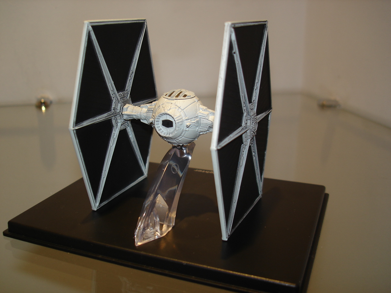 Star Wars Tie Fighter Die Cast (DEA) 5 Star Wars Tie Fighter Die Cast (DEA) - Imagem 5