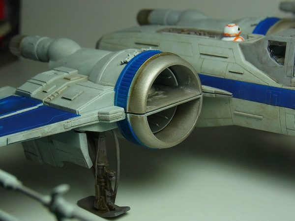 Star Wars T-70 X-Wing Eletronic Revell 3