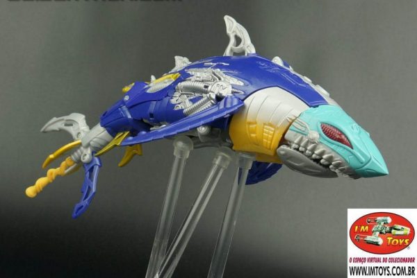 Transformers Generations Sky-Bite Action Figure Takara 5