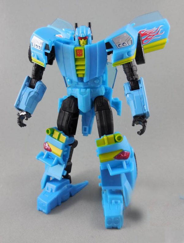 Transformers Generations Nightbeat Action Figure Hasbro 9