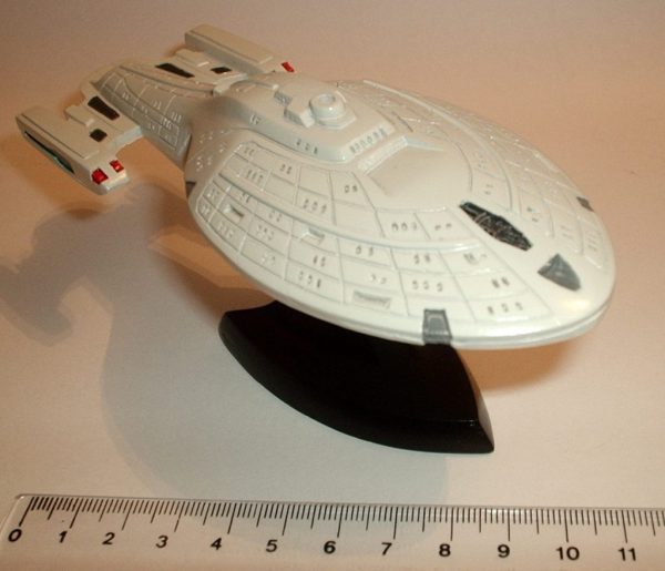 Star Trek USS Voyager Resin Model 5