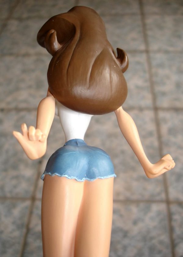 Dukes of Hazzard - Daizy Duke Limited Edition Resin Statue 9