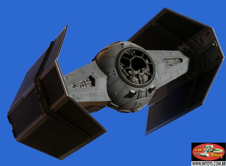 Star Wars Darth Vader Tie Fighter 1/24 Model Code-3 Replicas - O Espaço  Virtual do Colecionador