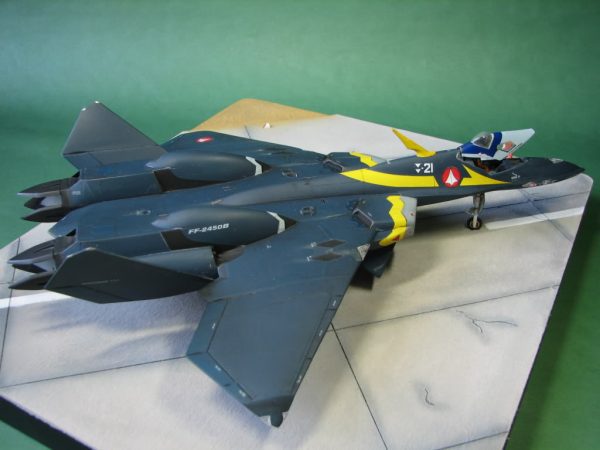 Macross Plus YF-21 Valkyrie Model Kit Hasegawa 16