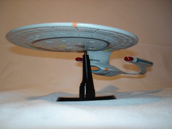 Star Trek USS Enterprise NCC 1701-D Resin Model 5