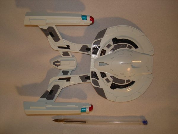 Star Trek USS Akira Resin Model 7