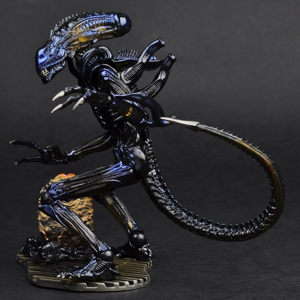 Alien Warrior Revoltech Action Figure Kaiyodo 1