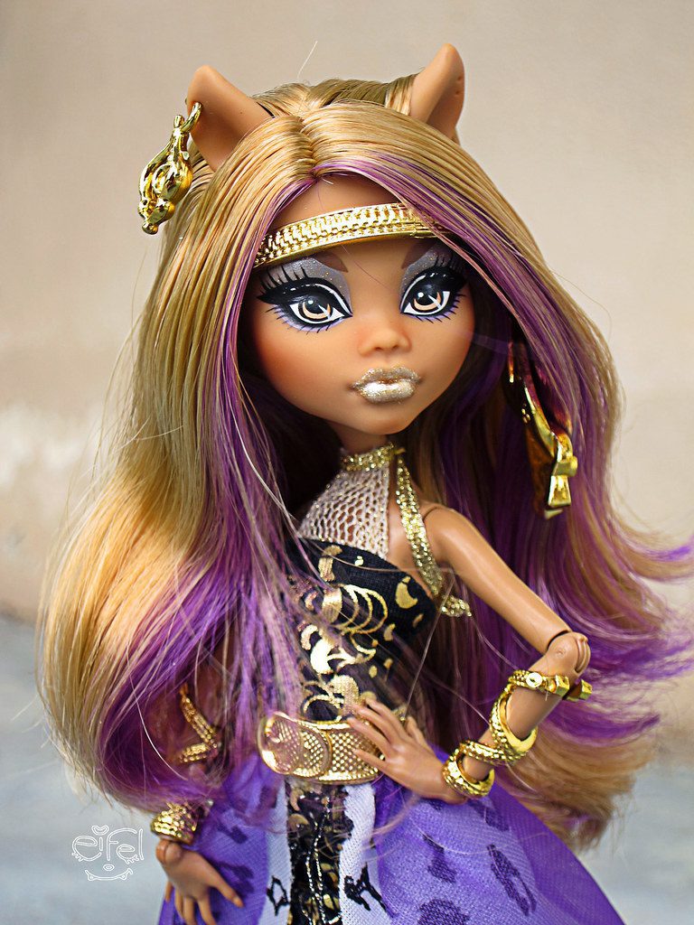 Boneca Monster High Clawdeen Wolf - Básica - Assinada - O Espaço