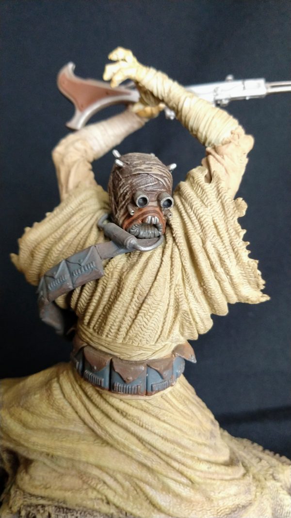Star Wars Tusken Raider Unleashed Statue Hasbro 4