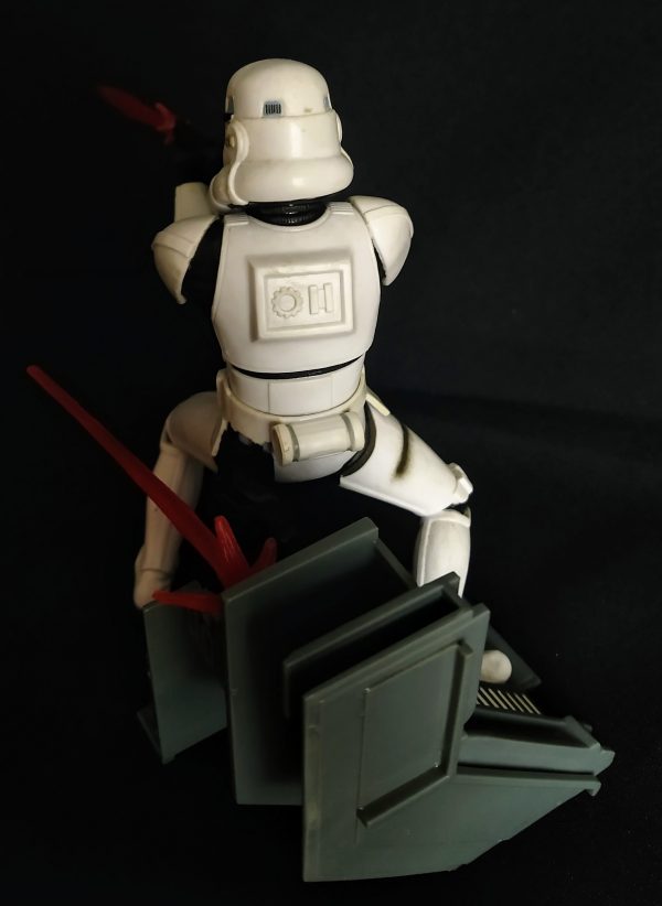 Star Wars Stormtrooper Unleashed Statue Hasbro 6