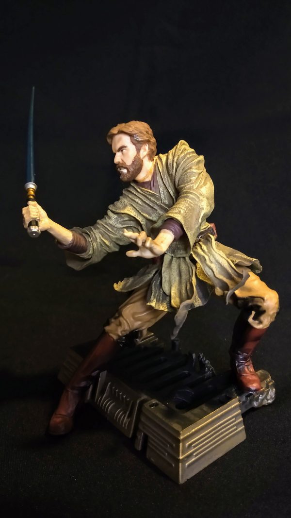 Star Wars Obi-Wan Kenobi Unleashed Statue Hasbro 4