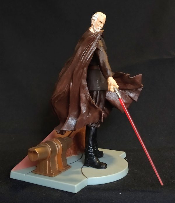 Star Wars Count Dooku Unleashed Statue Hasbro 4