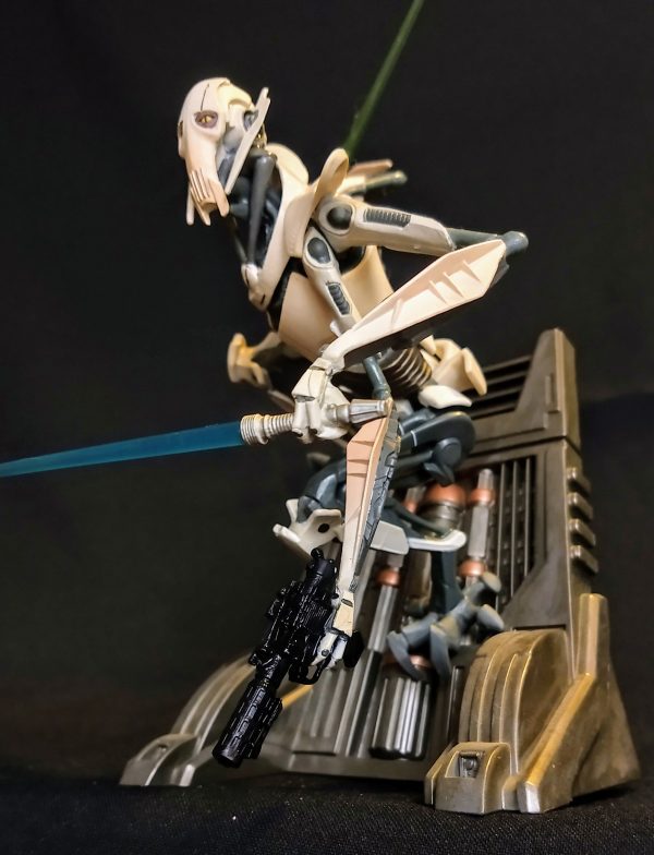 Star Wars General Grievous Unleashed Statue Hasbro 5