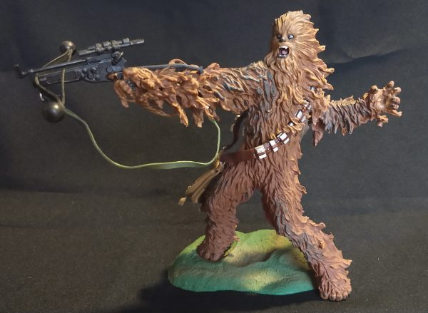 Star Wars Chewbacca Unleashed Statue Hasbro 3