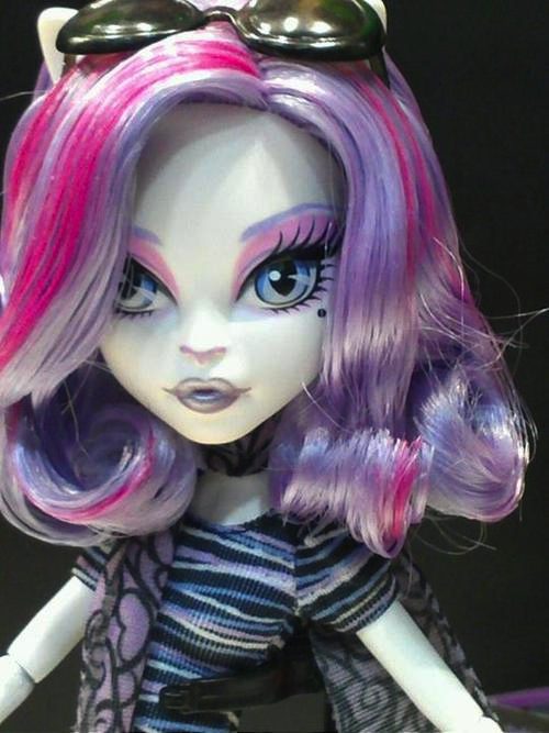 Boneca Monster High - Catrine Demew Scaris em Promoção na Americanas