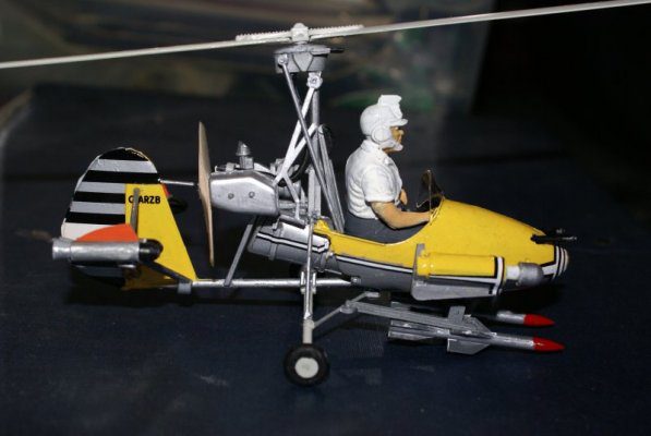 007 Autogyro Model Kit Airfix 3