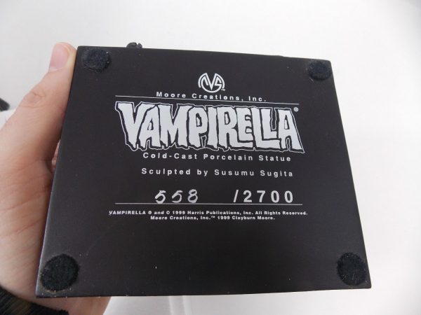 Vampirella 1/6 Statue 18