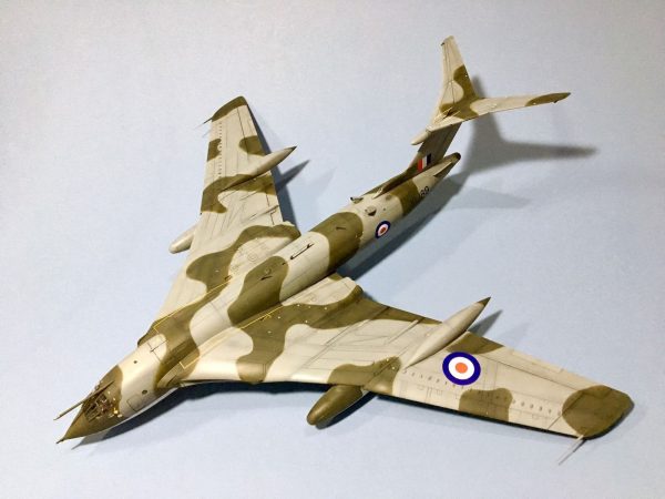 Handley Page Victor 1/72 Airfix + Extra 4