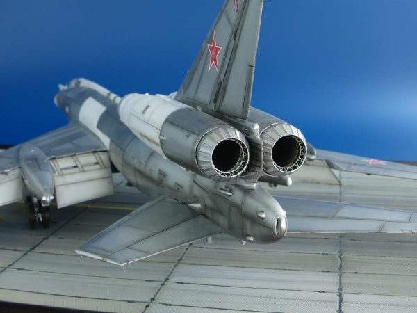Tu-22 Blider 1/72 Trumpeter 7