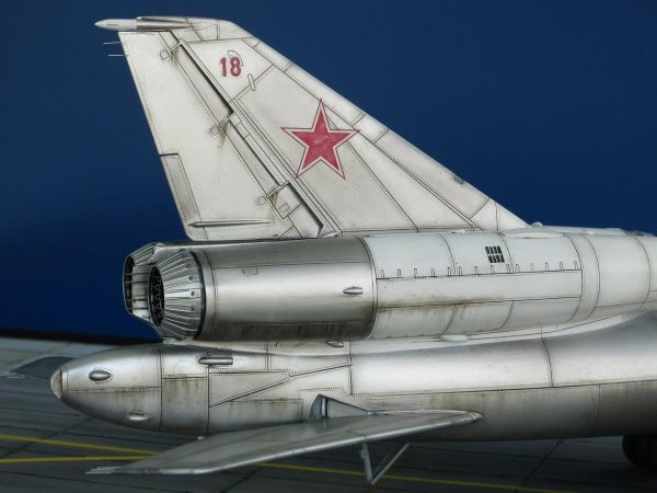 Tu-22 Blider 1/72 Trumpeter 9