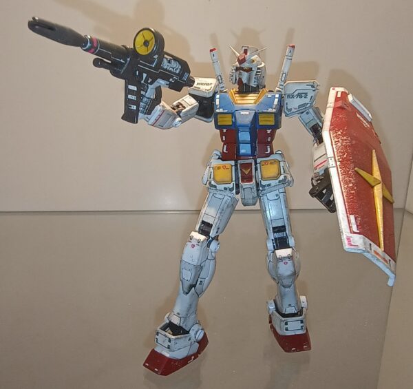 Gundam RX-78-2 (RG) 1/144 (MONTADO) Bandai 12