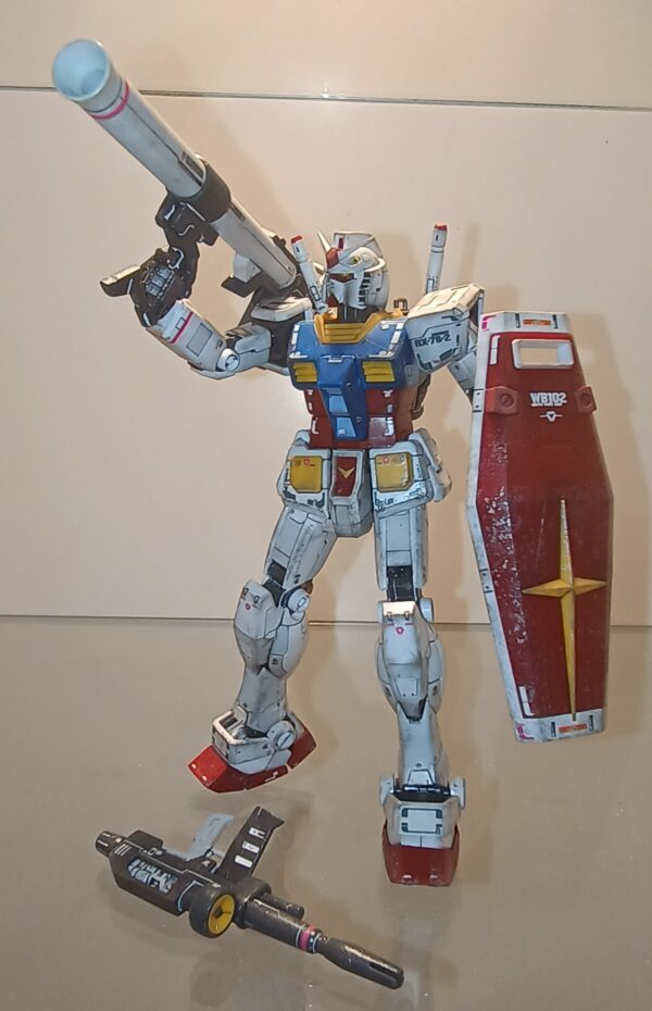 Gundam RX-78-2 (RG) 1/144 (MONTADO) Bandai 16