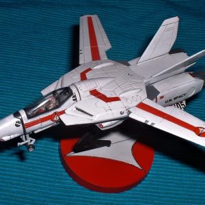 Macross VF-1J Super Valkyrie 1/100 – Arii