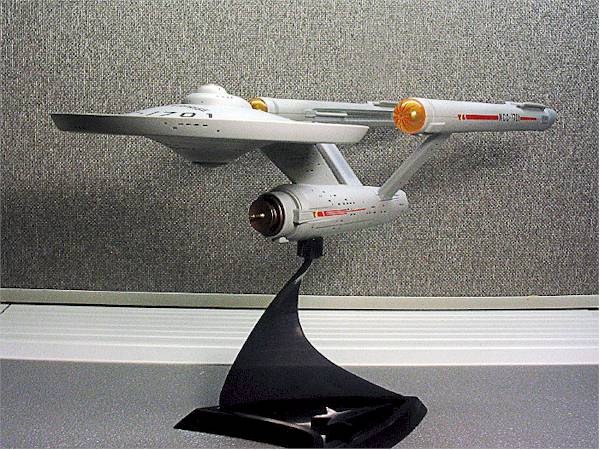 Star Trek USS Enterprise Clássica - Art Azylum 5