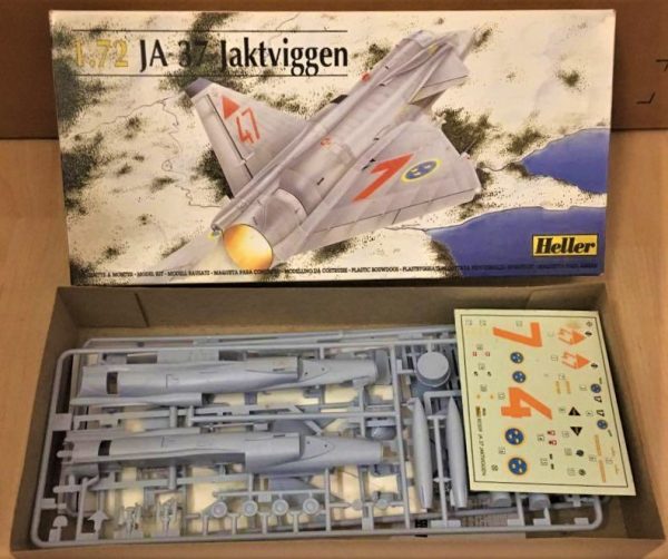 Saab J-37 Viggen 1/72 Model Kit - Heller 9