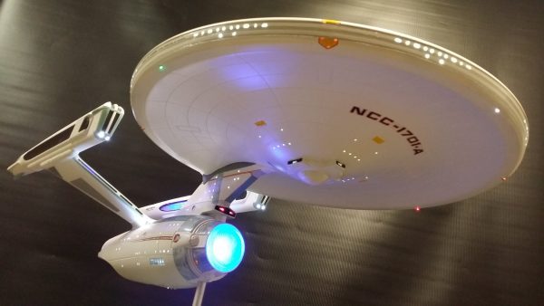 Star Trek Special Edition USS Enterprise with Lights and Sound - AMT 8