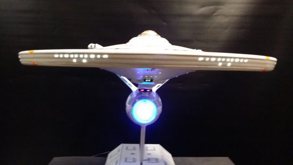 Star Trek Special Edition USS Enterprise with Lights and Sound - AMT 11