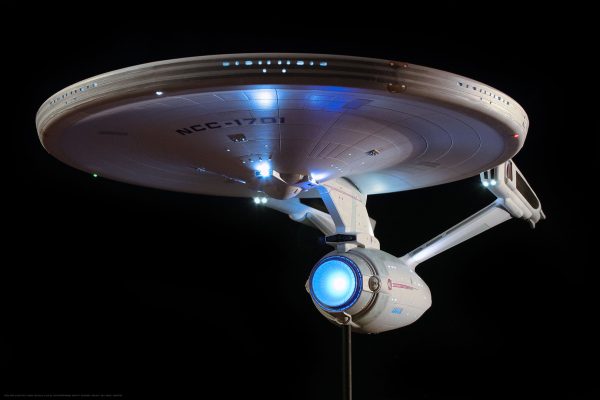 Star Trek Special Edition USS Enterprise with Lights and Sound - AMT 1