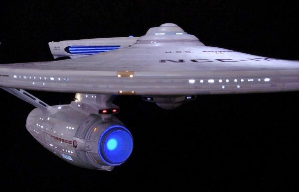 Star Trek Special Edition USS Enterprise with Lights and Sound - AMT 15