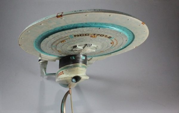 Star Trek USS Enterprise-B - INICIADO - AMT 9