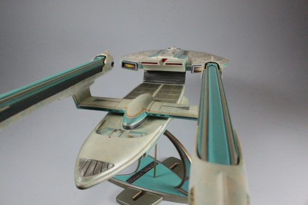 Star Trek USS Enterprise-B - INICIADO - AMT 10