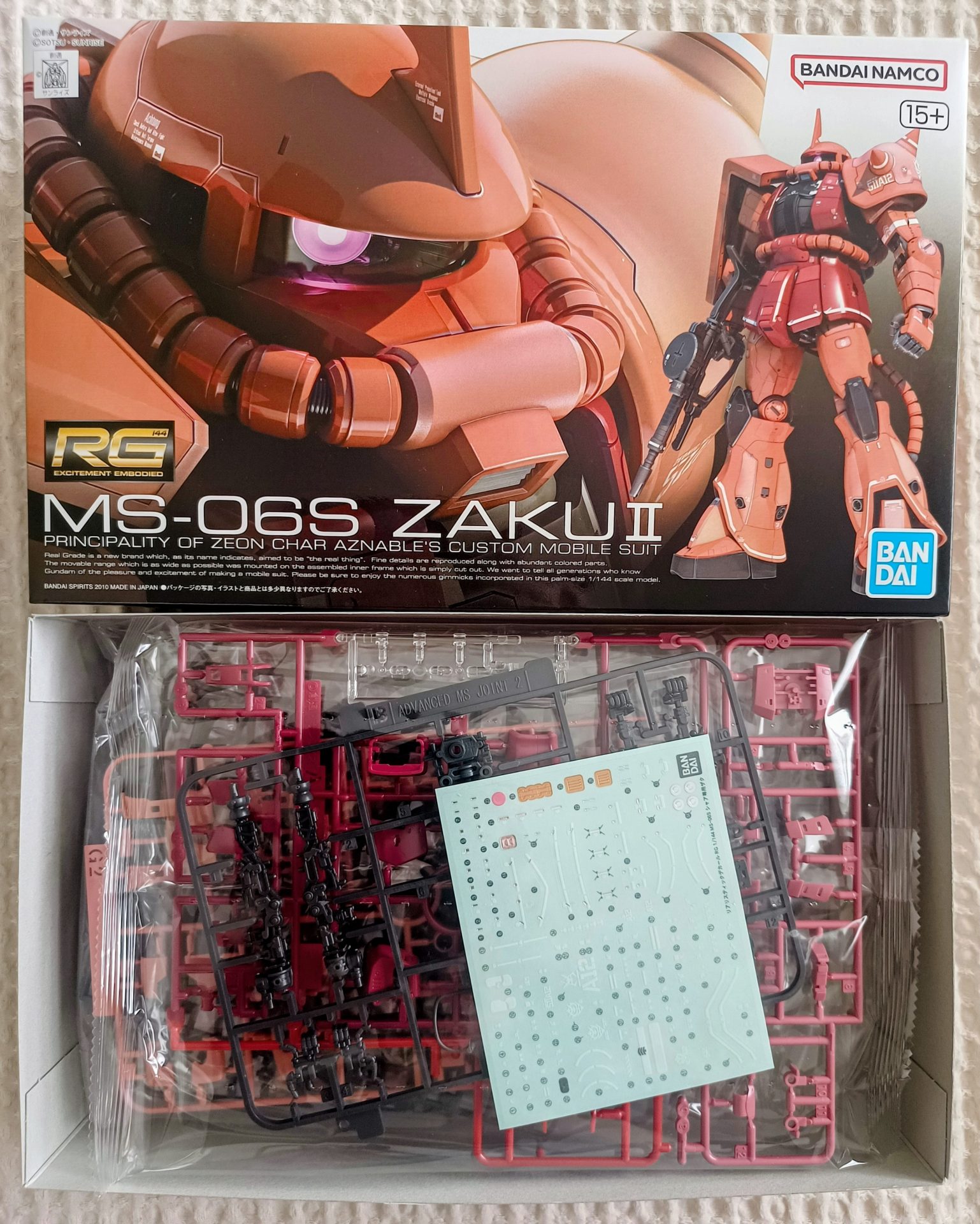 Gundam Zaku-II MS-06S (RG) 1/144 Bandai 14 Gundam Zaku-II MS-06S (RG) 1/144 Bandai - Imagem 14