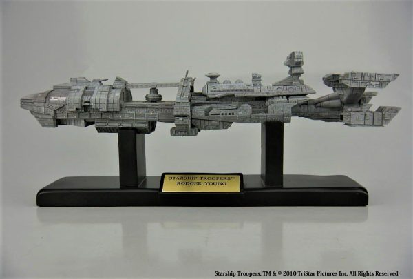 Starship Troopers - Roger Young Heavy Battleship Model 4