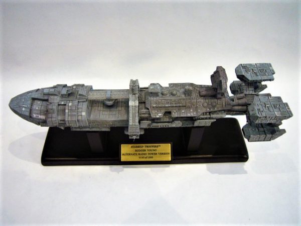 Starship Troopers - Roger Young Heavy Battleship Model 7