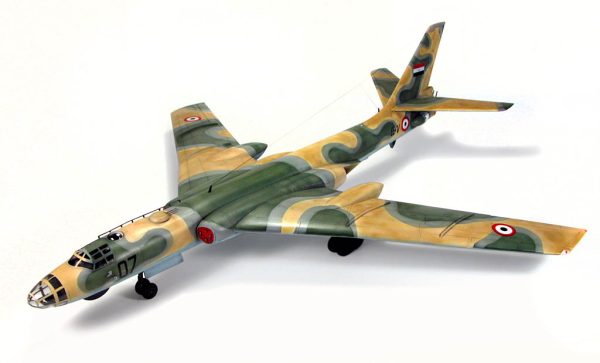 Tu-16 Badger 1/72 Trumpeter 3