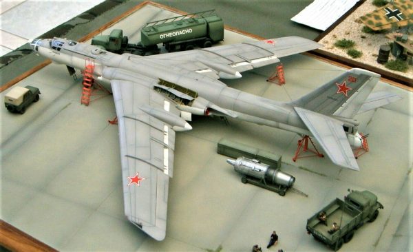 Tu-16 Badger 1/72 Trumpeter 10