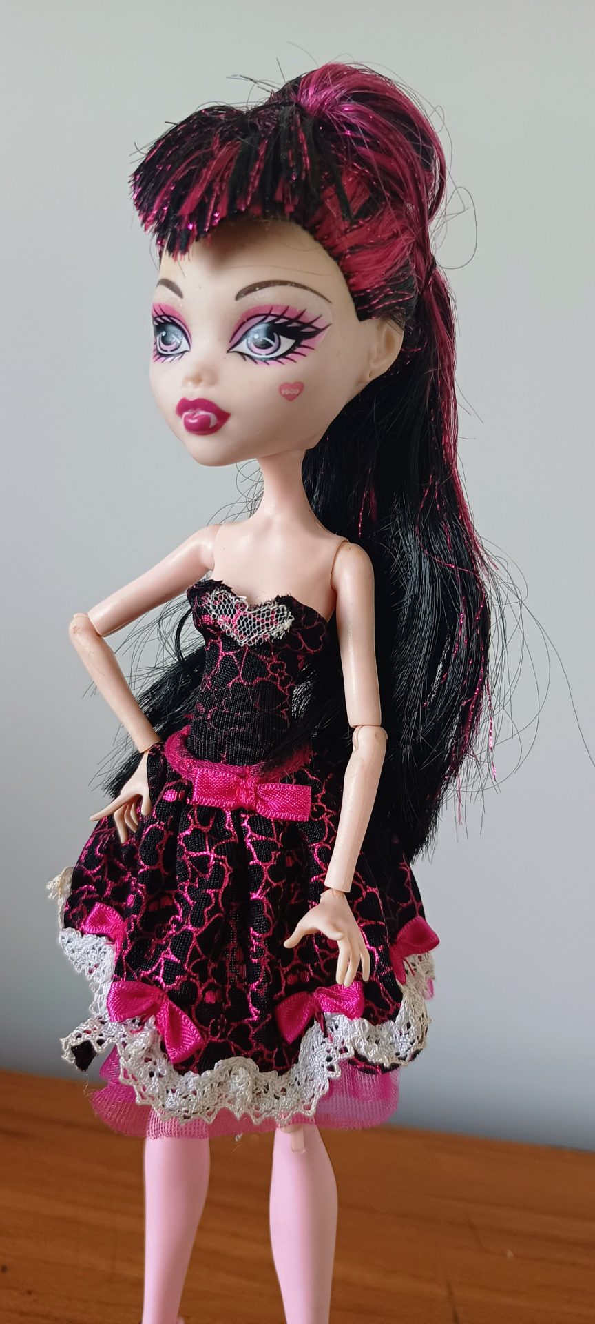 Boneca Monster High Draculaura - Ghoul Dance 4 Boneca Monster High Draculaura - Ghoul Dance - Imagem 4