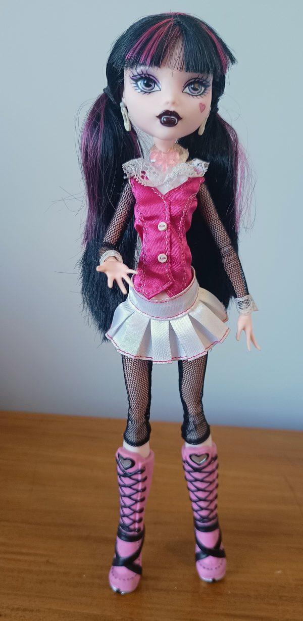 Boneca Monster High Draculaura Básica 13