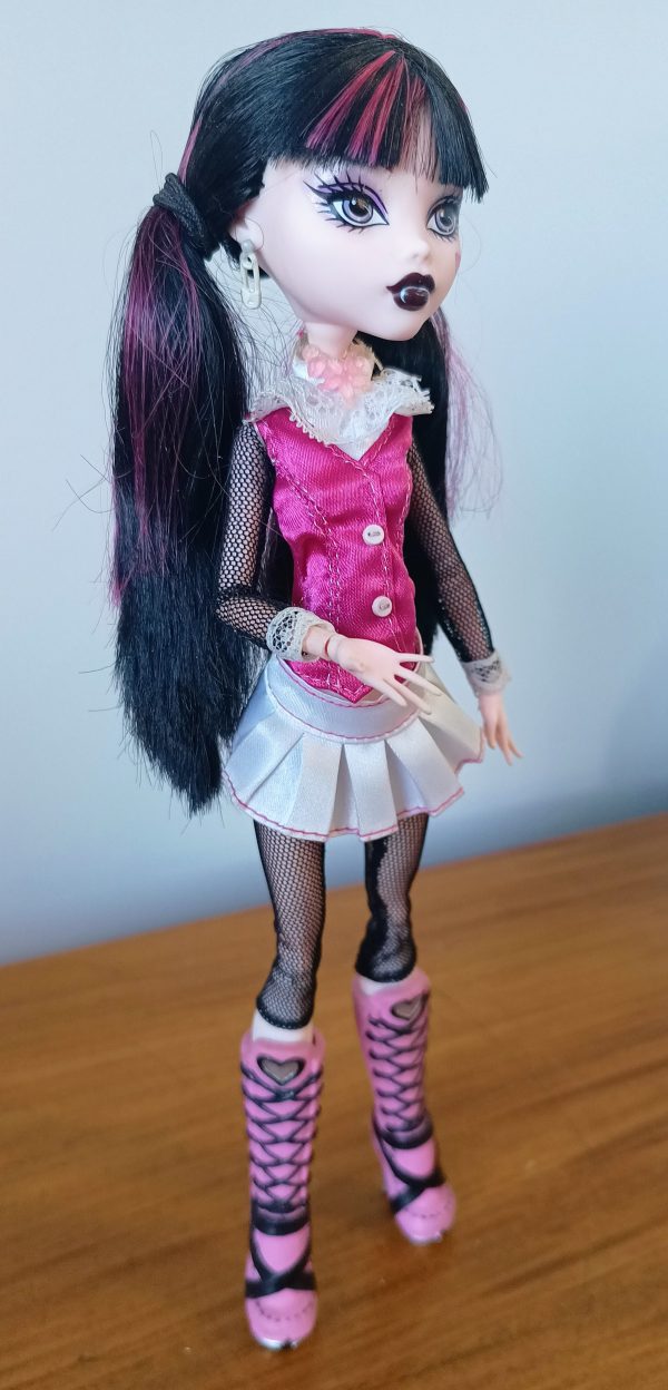 Boneca Monster High Draculaura Básica 11