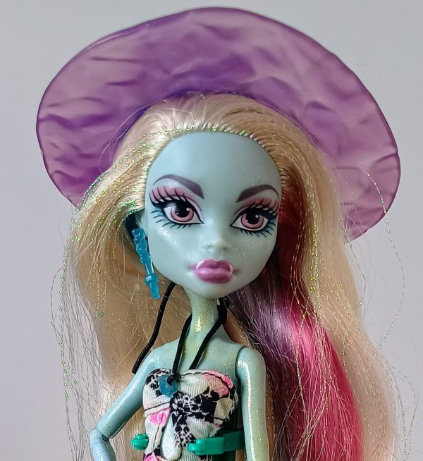 Boneca Monster High Abbey Bominable - Beach Day 1