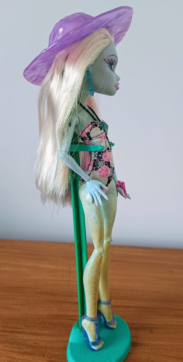 Boneca Monster High Abbey Bominable - Beach Day 9