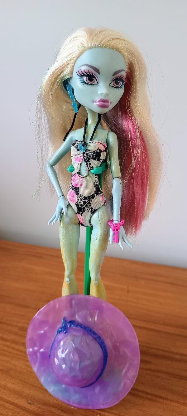 Boneca Monster High Abbey Bominable - Beach Day 10